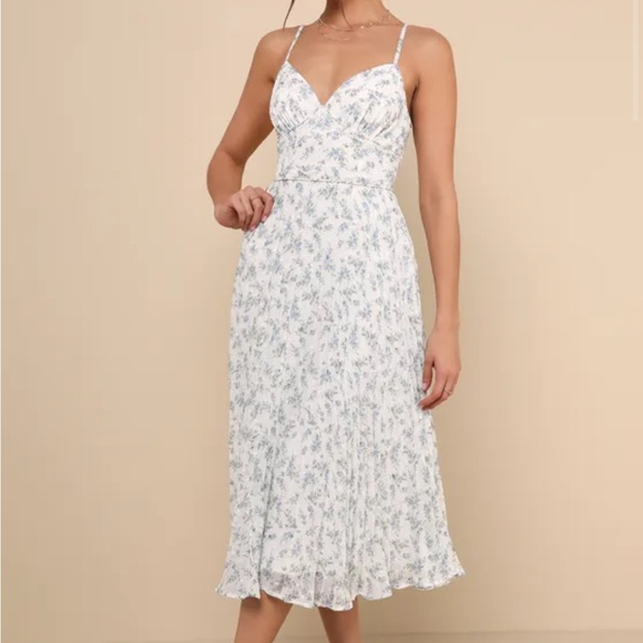 LULUS DARLING FAVORITE WHITE FLORAL SLEEVELESS PLEATED DRESS - Picture 2 of 6